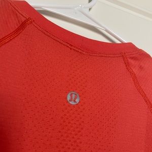 Lululemon Swiftly Tech Short Sleeve Top 2.0 Orange/Coral Size 4